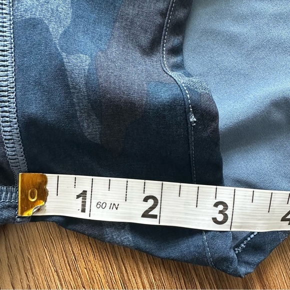 Lululemon 4" Run Times Speed Shorts Lotus Camo Oil Slick Blue Size 6 HTF Rare - Picture 11 of 13